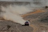 Peterhansel kehilangan kontrol kemudi saat jelang finis etape II Dakar 2020