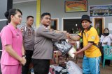 Polda Sulut-Bhayangkari bantu korban bencana di Sangihe