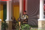 Gubernur Kalsel Sahbirin Noor memberikan sambutan pada acara puncak hari jadi ke-60 Kabupaten Barito Kuala di halaman kantor Bupati Batola, Kabupaten Barito Kuala, Kalimantan Selatan, Rabu (8/1/2020). Foto Antaranews Kalsel/Bayu Pratama S.