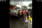 Kronologi mobil pencuri diamuk massa  yang viral