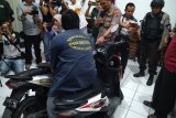 Waspada! spesialis pencuri barang dalam jok motor,  dalam hitungan menit bisa  raup Rp23 juta