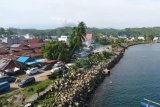 Lantamal VIII Manado gelar bersih-bersih Pantai Amurang