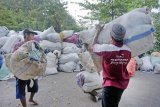 Pengumpul sampah plastik