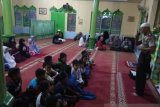 Polsek Tanjungraya sampaikan ajakan kamtibmas dalam kegiatan didikan subuh