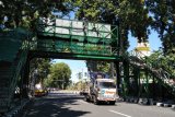 Pemkot Mataram membongkar JPO Pejanggik