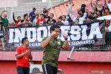 Pelatih Timnas U-16, Bima Sakti meluapkan ekspresi seusai pemain Timnas U-16 mengalahkan tim PSBK Blitar U-17 di Stadion Gelora Delta Sidoarjo, Jawa Timur, Kamis (23/1/2020). Timnas Indonesia U-16 berhasil mengalahkan tim PSBK Blitar U-17 dengan skor akhir 5-1 Antara Jatim/Umarul Faruq/zk