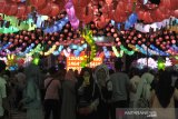 Warga ramai datangi festival 1000 lampion