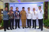 Bank Kalsel menggelar Rapat Umum Pemegang Saham (RUPS) untuk tahun buku 2019 dan RUPS Luar Biasa (LB) 2020 pada 3 Februari 2020, di Grand Dafam Q Hotel Banjarbaru. RUPS tersebut dihadiri oleh seluruh Pemegang Saham Bank Kalsel baik Gubernur Provinsi Kalsel maupun Walikota dan Bupati dari 13 Pemerintah Kabupaten/Kota se-Kalsel.  Foto : Antaranews Kalsel/Humas Bank Kalsel.

