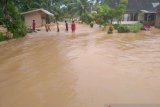 Banjir di Ranah Batahan mulai surut, warga tetap waspada