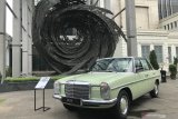 Sedan klasik Mercedes-Benz rakitan Indonesia dipamerkan di Museum Nasional