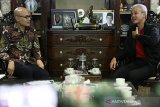 Ganjar Pranowo ditawari membuka warung kopi di Paris