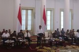 Jokowi urges ministries to accelerate budget realization to move the economic sectors