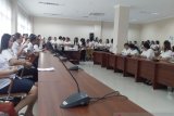 Puluhan guru honor sampaikan aspirasi soal pengangkatan CPNS