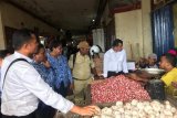 Polda Papua bersama instansi terkait sidak pasar Jayapura cek bahan pokok