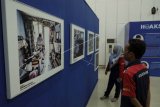 Pameran foto di Monumen Pers Nasional
