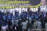 Sejumlah pesepak bola Barito Putera memperkenalkan diri pada acara syukuran perkenalan tim dan seragam baru Barito Putera 2020 di Banjarmasin, Kalimantan Selatan, Kamis (20/2/2020) malam. Manajemen PS Barito Putera memperkenalkan 29 pemain serta seragam baru yang akan menjalani laga pada liga 1 2020. Foto Antaranews Kalsel/Bayu Pratama S.