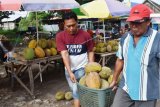 Penjual Musiman Durian Lokal