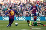 Perawat pasien COVID-19 di China dapat kejutan dari Lionel Messi