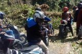 Flash - Longsor di Silaing, jalan Padang-Bukittinggi tidak dapat dilalui kendaraan