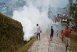 Dinkes Supiori lakukan pengasapan rumah warga di Pulau Aruri