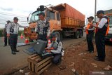 Ratusan personel  Polri kawal aksi sopir truk di Kemenhub dan DPR