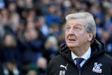 Hodgson tak khawatir jika usia 70-an dilarang ke stadion  akibat corona