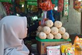 Sugar price increases to Rp 17.000 per kg at Pasar Raya Padang