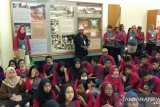 Ratusan siswa SMP Kartini 1 Batam kunjungi Museum Timah di Babel