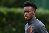 Penyerang Chelsea Callum Hudson-Odoi positif terkena virus corona