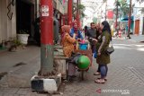 Tangkal virus corona, penjual jamu keliling promosikan