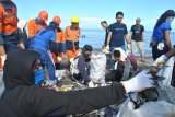 Peserta aksi bersih pantai Makassar kumpulkan 1,4 ton sampah