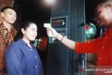 Kafe Hot Station periksa suhu tubuh bagi seluruh pengunjung antisipasi Corona