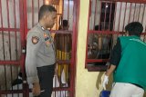 Ruang tahanan Polsek Panakkukang Makassar disemprot disinfektan