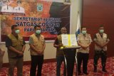 Gubernur Papua Barat sebut stok bahan pokok aman tiga bulan