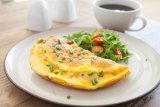 Cara membuat omelet yang kaya akan nutrisi