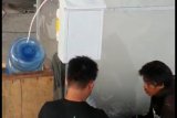 Korban bencana di Palu ciptakan bilik disinfektan cegah COVID-19