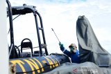 Lantamal VI sterilkan KRI Sampari-628 saat bersandar di Makassar