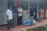 MBC Unhas bagikan bakso produk sendiri terkait COVID-19