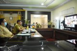 Bupati Poso bersama para kepala daerah Se-Sulteng lakukan video conference dengan Gubernur