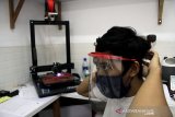 Produksi pelindung wajah tenaga medis di Makassar