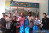 Kopmil Ijo Family salurkan suplemen kepada wartawan Luak Limopuluah