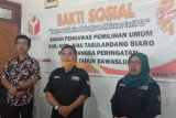 Bawaslu Sitaro Bagi-bagi Sembako