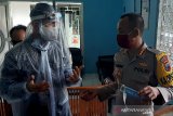 Pastikan kerja wartawan aman dari COVID-19, Kapolresta Banyumas bagikan masker