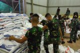 Dandim kerahkan prajurit TNI ke gudang Bulog terkait bansos di Kalbar