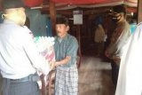 Polres Polewali Mandar beri sembako kepada keluarga penderita tumor