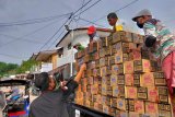 Pemuda di Banggai Laut bekerjasama buat 1.000 masker