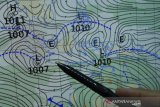 BMKG: Intrusi udara kering dari utara Bumi picu hujan lebat disertai angin