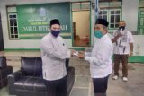 Baznas serahkan infaq di ponpes dan panti asuhan di Manado