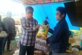 Bupati serahkan bantuan pangan pada 741pekerja