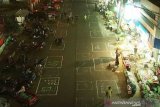 Pasar Baru Karawang tetap buka 24 jam, karena ketat psycal distancing